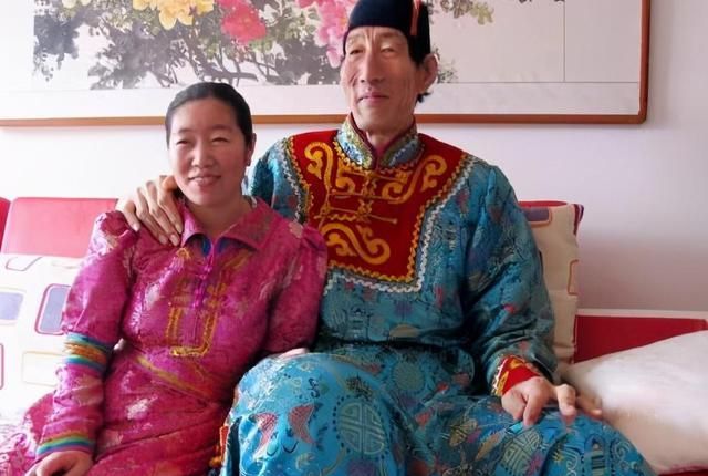 236米巨人鲍喜顺不听医生劝阻执意生下一子如今一家怎样