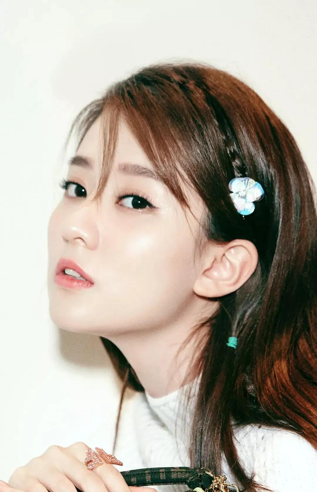 90后小花旦乔欣个人写真集:清新甜美,靓丽迷人!