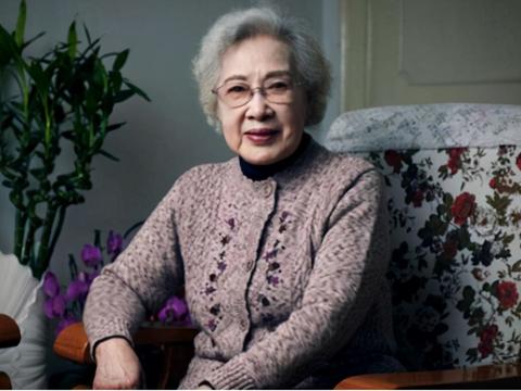 希望秦怡这位老艺术家身体健康.