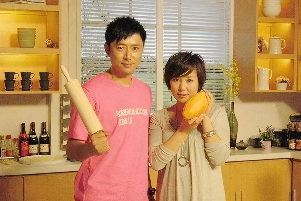 但高鑫这个时候却想专心照顾受伤的王一楠,一门心思都在她身上,就这样