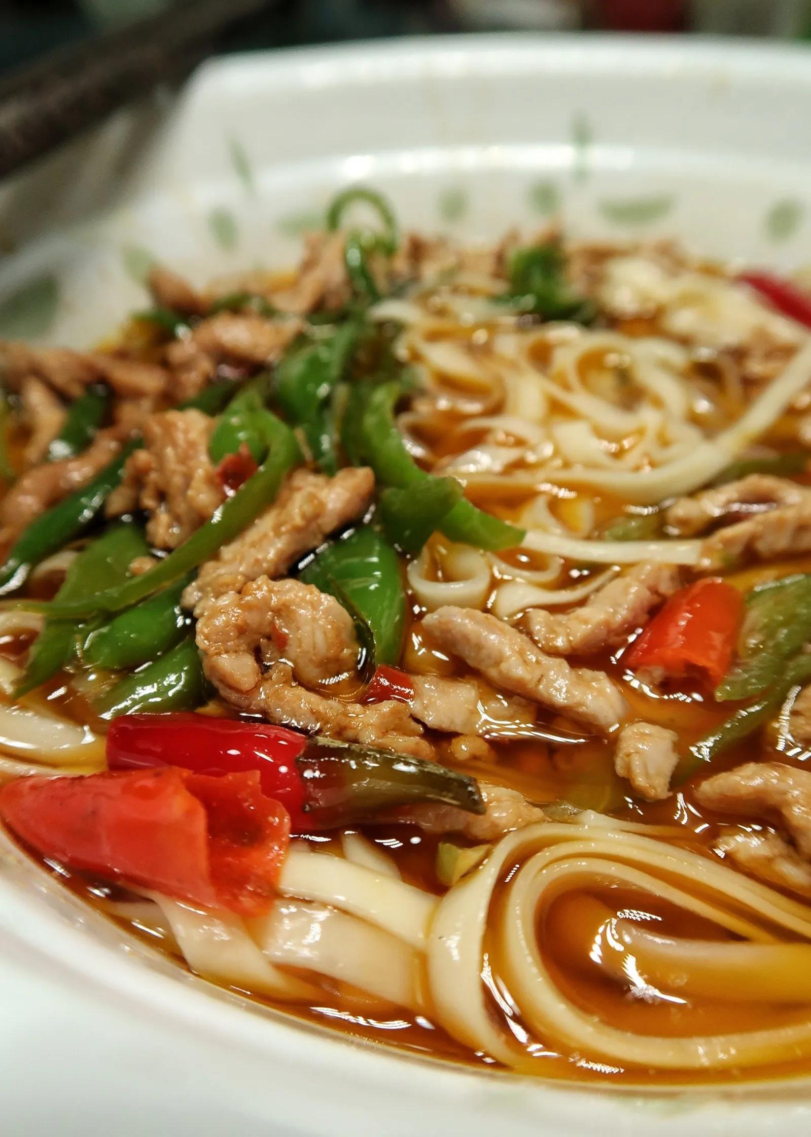 咋个做一碗青椒肉丝面我吃了睡了你们早上醒转来再看