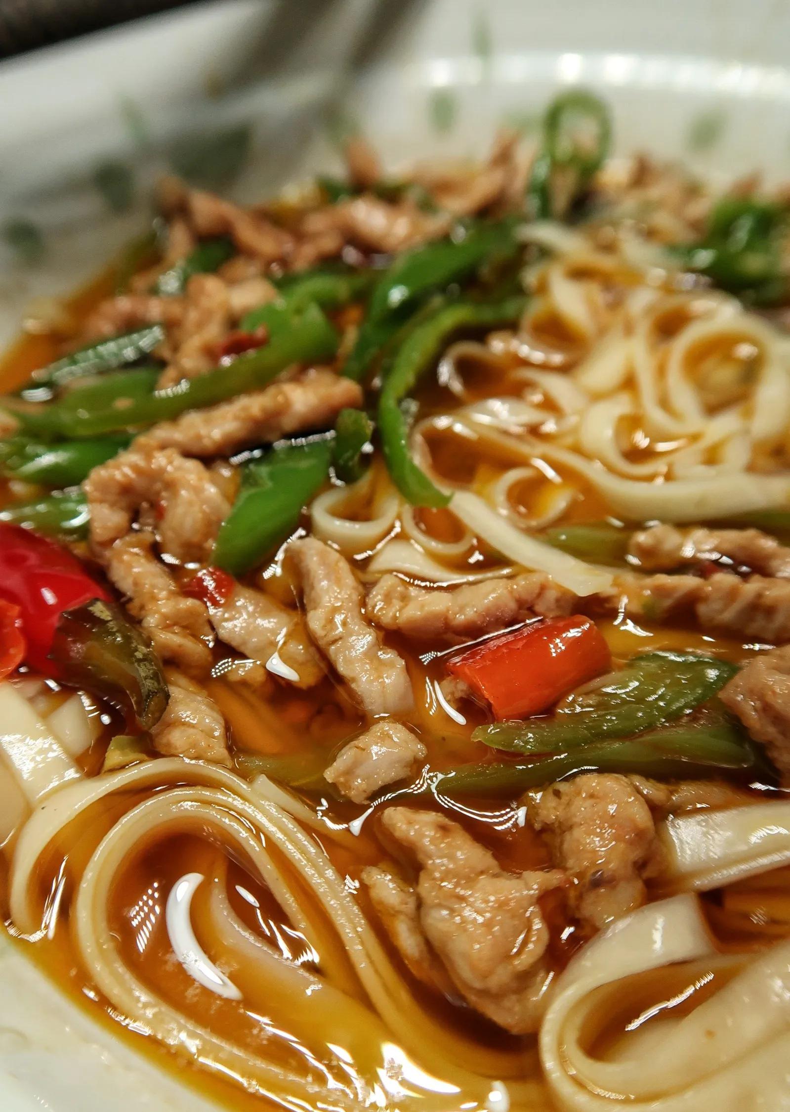 咋个做一碗青椒肉丝面我吃了睡了你们早上醒转来再看