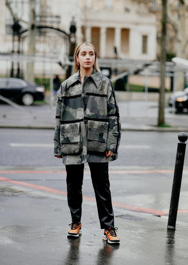 极简风不算啥,今秋潮人们更爱"机能风",又a又飒真时髦