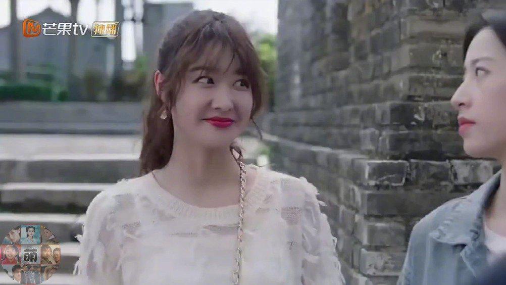 唐苹苹为鹿方宁直播卖货,一通介绍,这个沙发好舒服啊