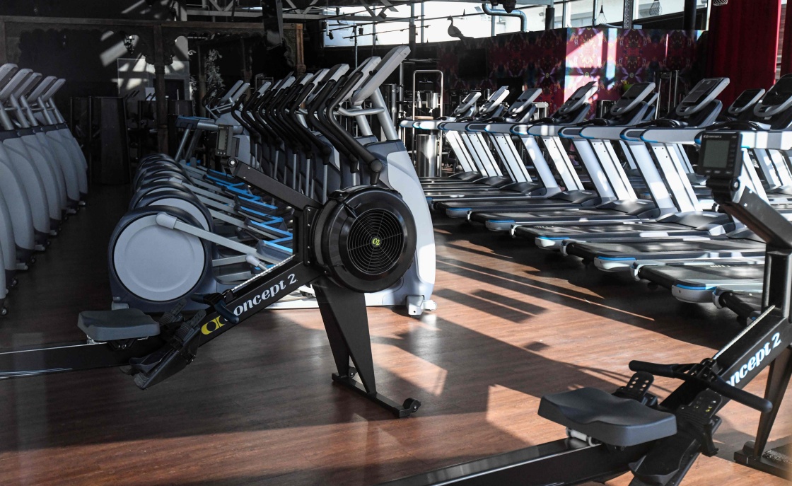 这是11月12日在德国多特蒙德拍摄的一家空无一人的健身房.新华社图