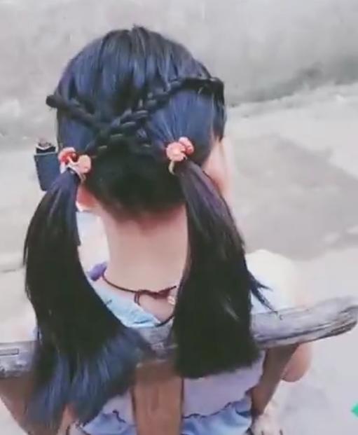 哇~88岁太奶奶给重孙女编发，太太太好看了休闲区蓝鸢梦想 - Www.slyday.coM