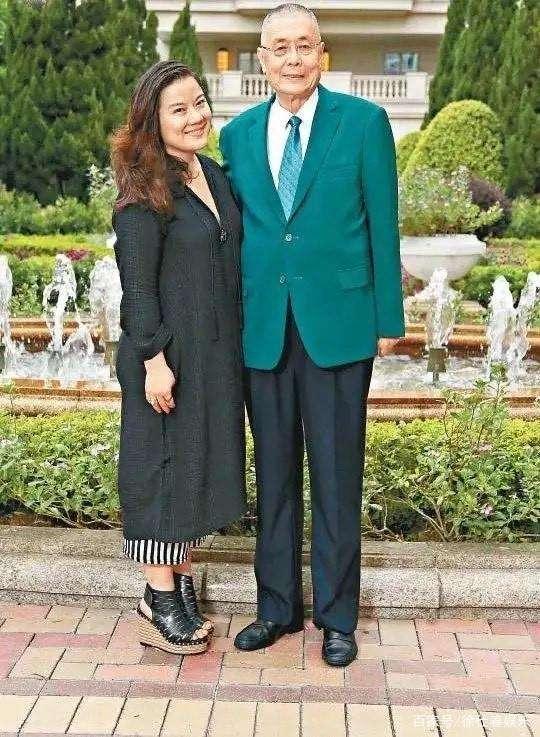 午间星闻|81岁钢琴家刘诗昆喜当爹,44岁妻子诞幼女;福布斯已故名人