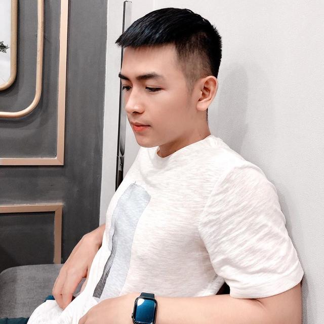 男生中分发型已经out了今秋留这4款潮男发型个性帅气