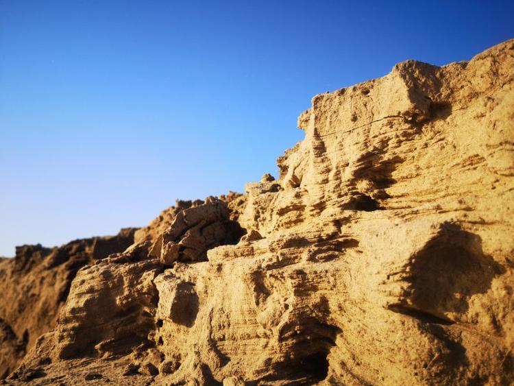 姑娘们来武穴大沙漠拍你的龙门客栈