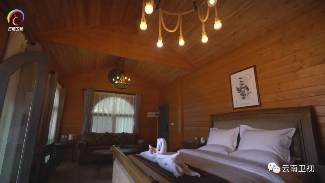 《小镇大赏》|走进童话小镇凤龙湾 看凤凰神龙留下印记的山川