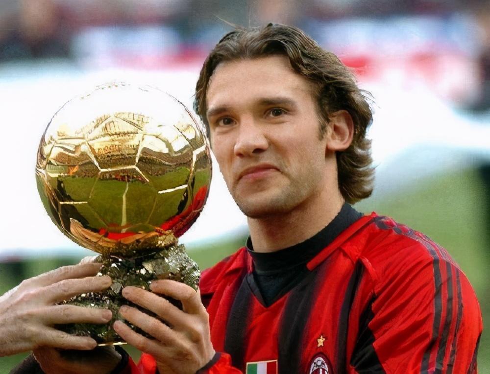 安帅想过让罗纳尔多担任中场核心,舍甫琴科重回米兰后放弃此想法