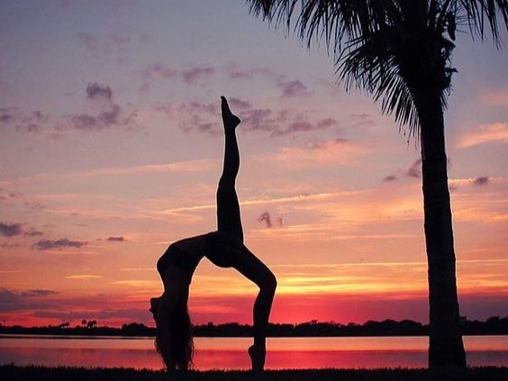 练瑜伽不会拍照怎么能行利用光影捕捉不露脸也能美到底