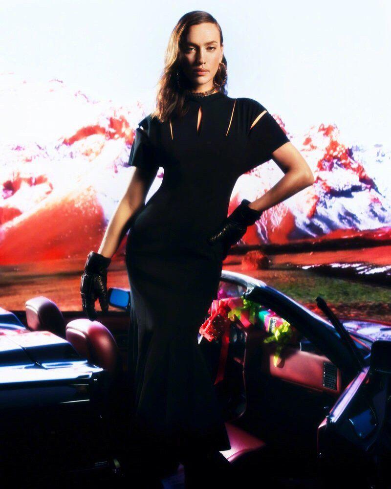 versace holiday 2020 campaign. 范思哲假日系列