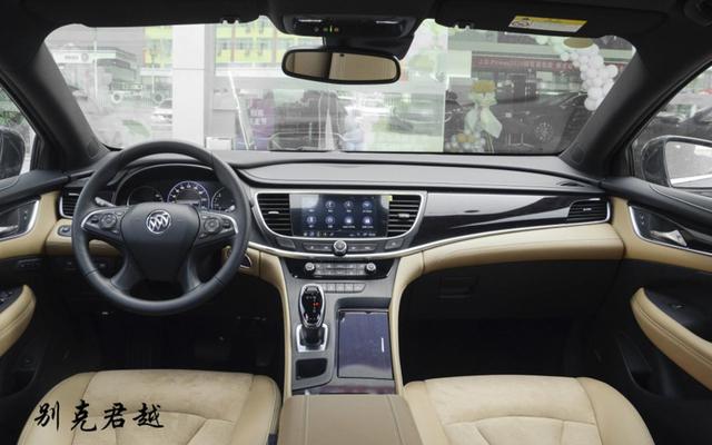 B级车定位，尺寸却堪比C级车，丰田亚洲龙和别克君越怎么选？