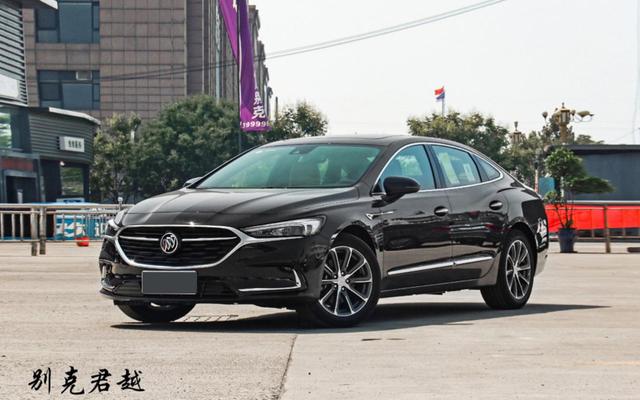 B级车定位，尺寸却堪比C级车，丰田亚洲龙和别克君越怎么选？