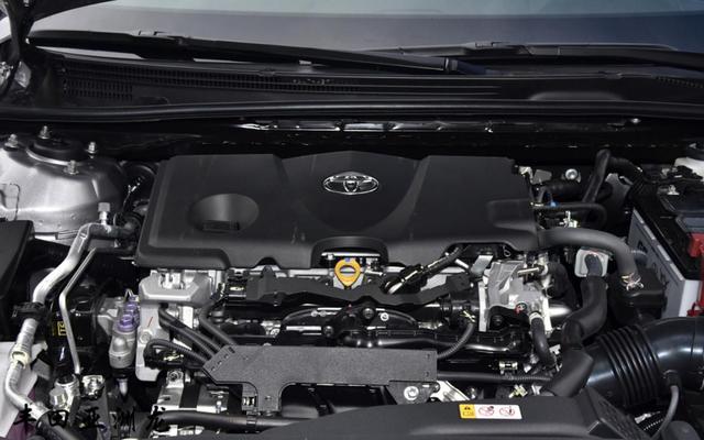 B级车定位，尺寸却堪比C级车，丰田亚洲龙和别克君越怎么选？