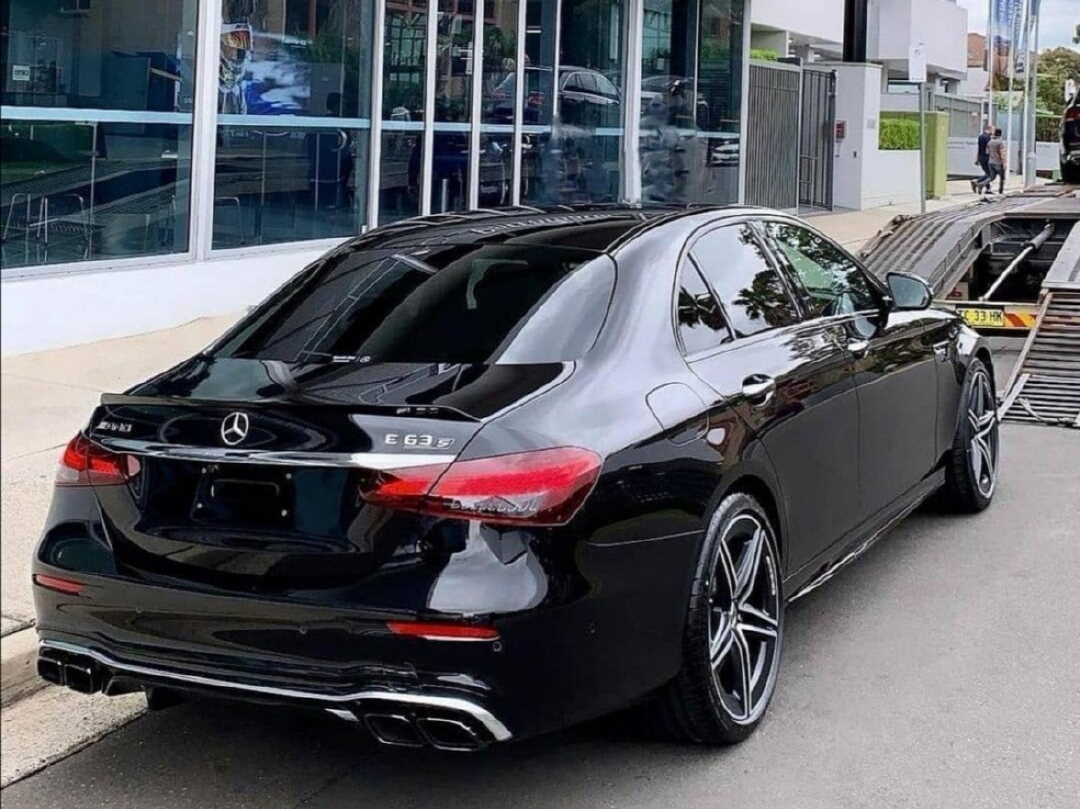 高性能奔驰e63提车,加速不输奥迪a7,造型比宝马5系还帅气
