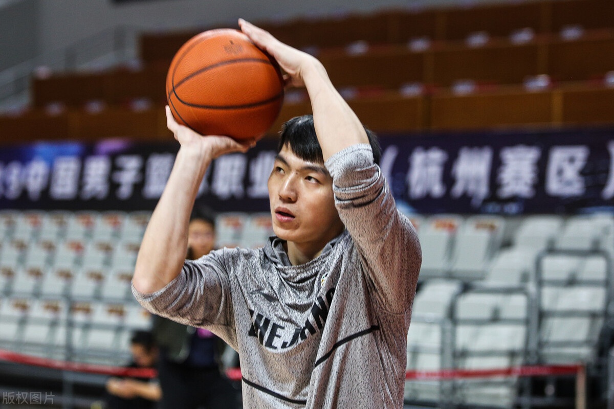 征战cba9个年头,阔少吴前从浙江队赚到了多少薪水?