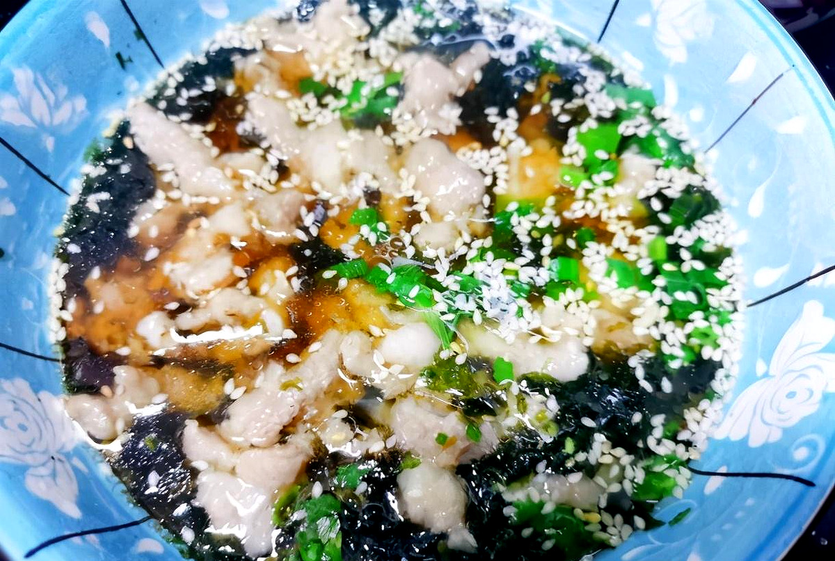 爱喝汤的小伙伴,秋季一定要试试这道快手紫菜瘦肉汤