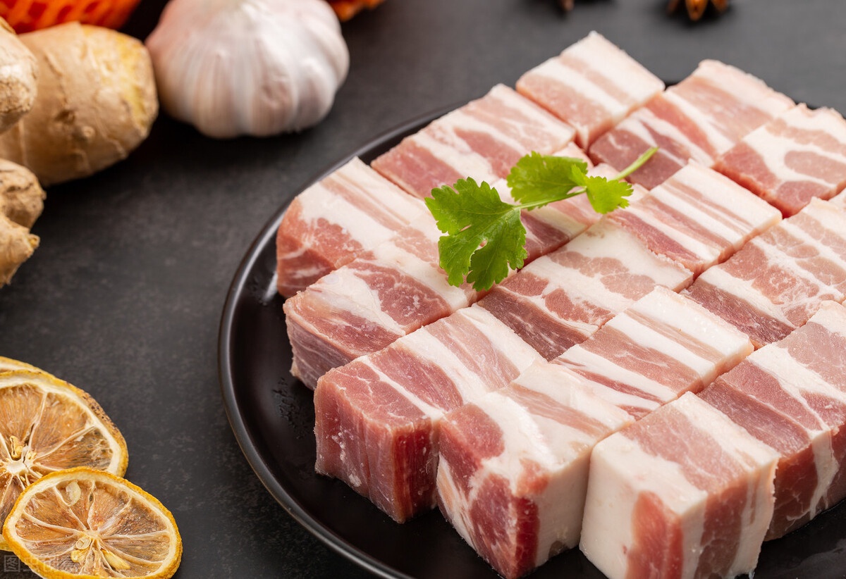 买五花肉挑上五花还是下五花口感差别大可别买错了