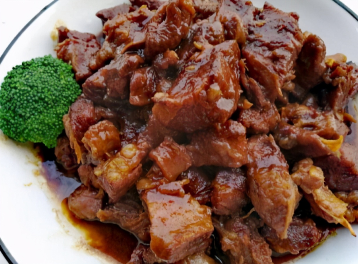 牛腩加入花生酱和柱候酱,味道真的超级独特香软