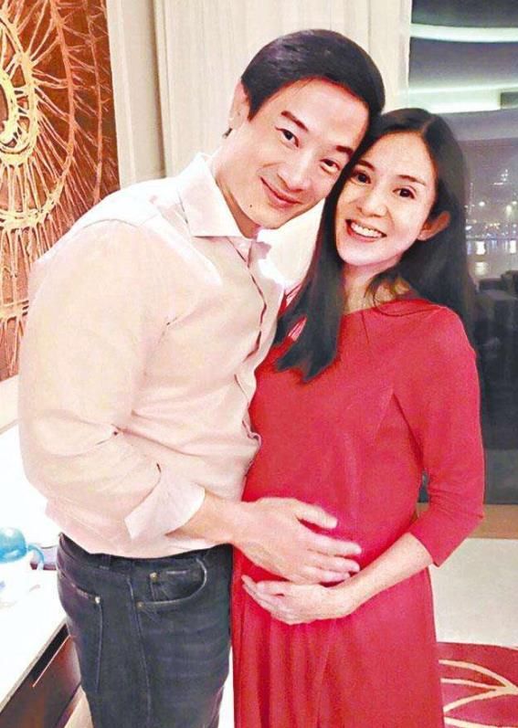 李彩桦闪婚闪离香港玉女掌门人的感情一个比一个坎坷