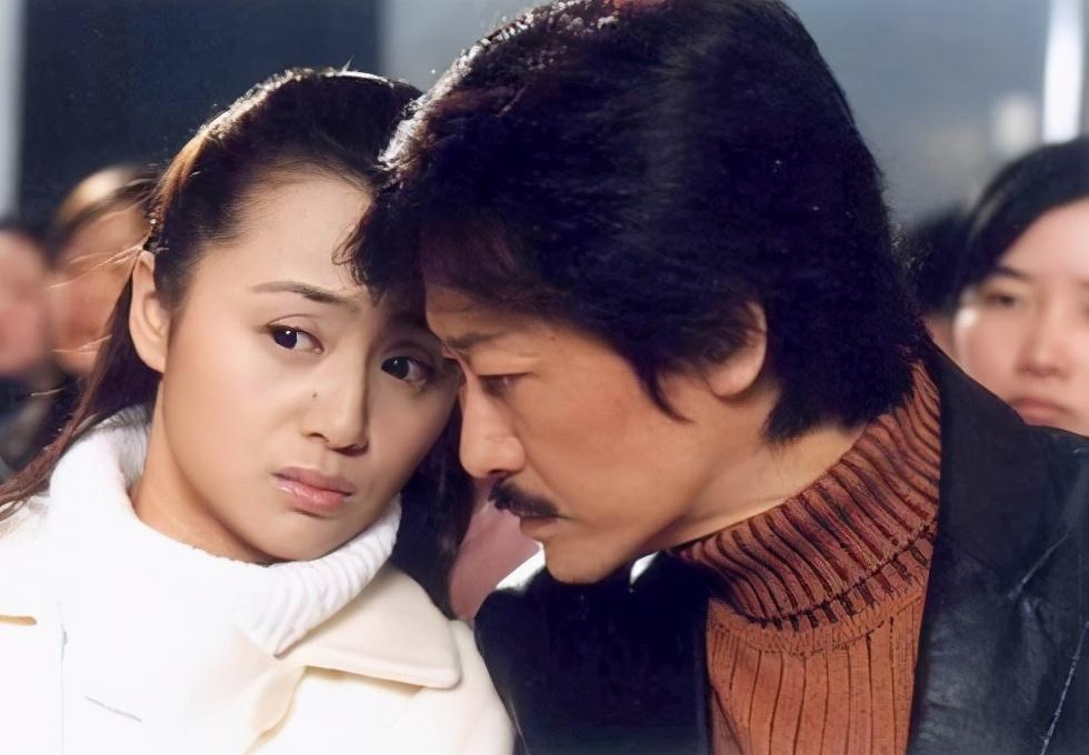 为孩子选择退圈,如今曹颖回归综艺,美貌依旧美腿吸睛