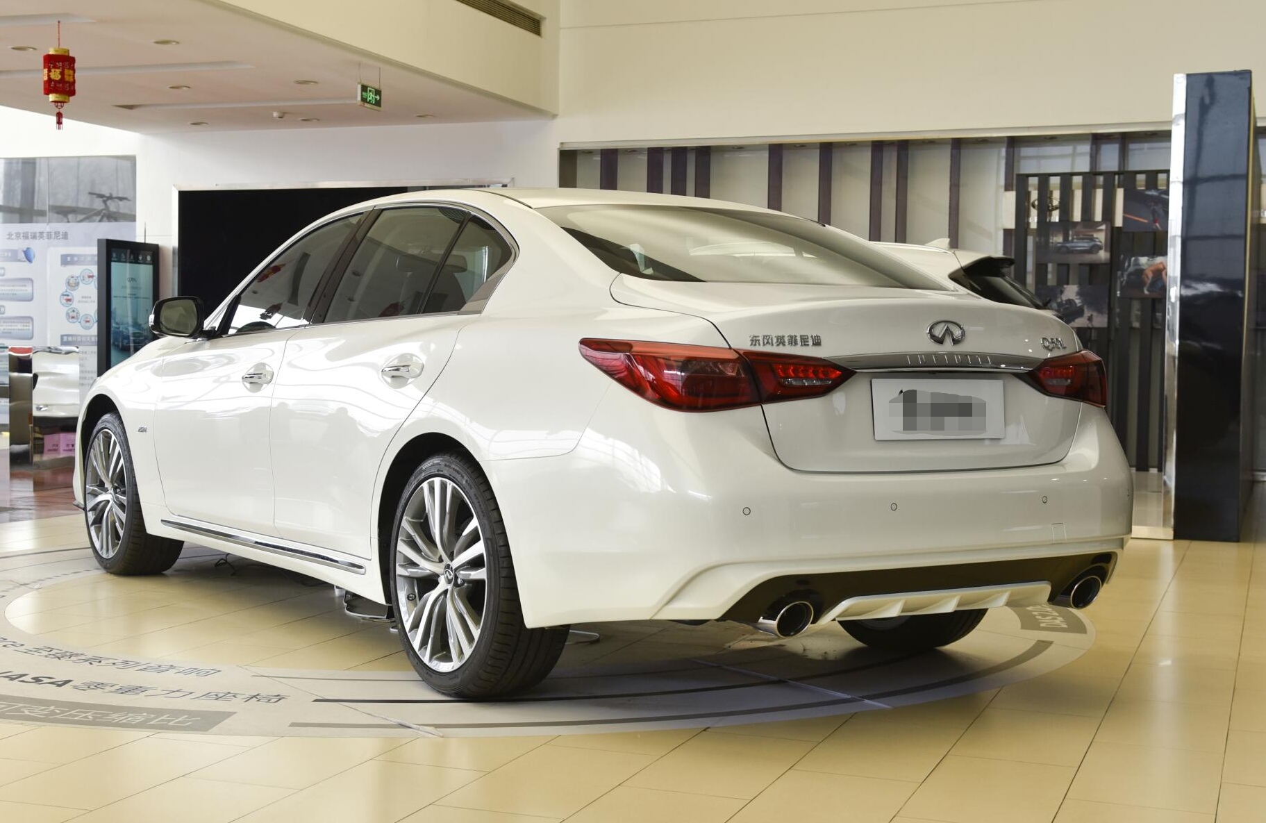 新款英菲尼迪q50,2.0t 7at,落地23万还看啥凯美瑞