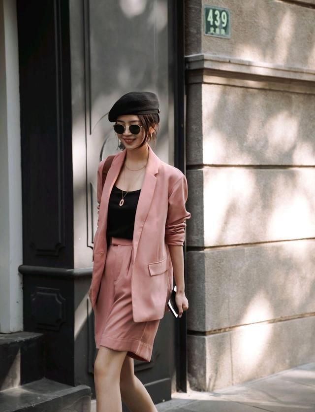 30 女性穿小西装别总配西裤,学三木博主这么搭,特时髦!