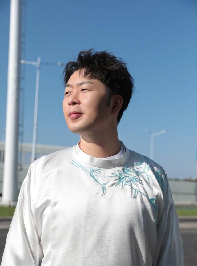 杜海涛暴瘦逆袭减肥成功变男神同台不输李现侧脸神似张艺兴