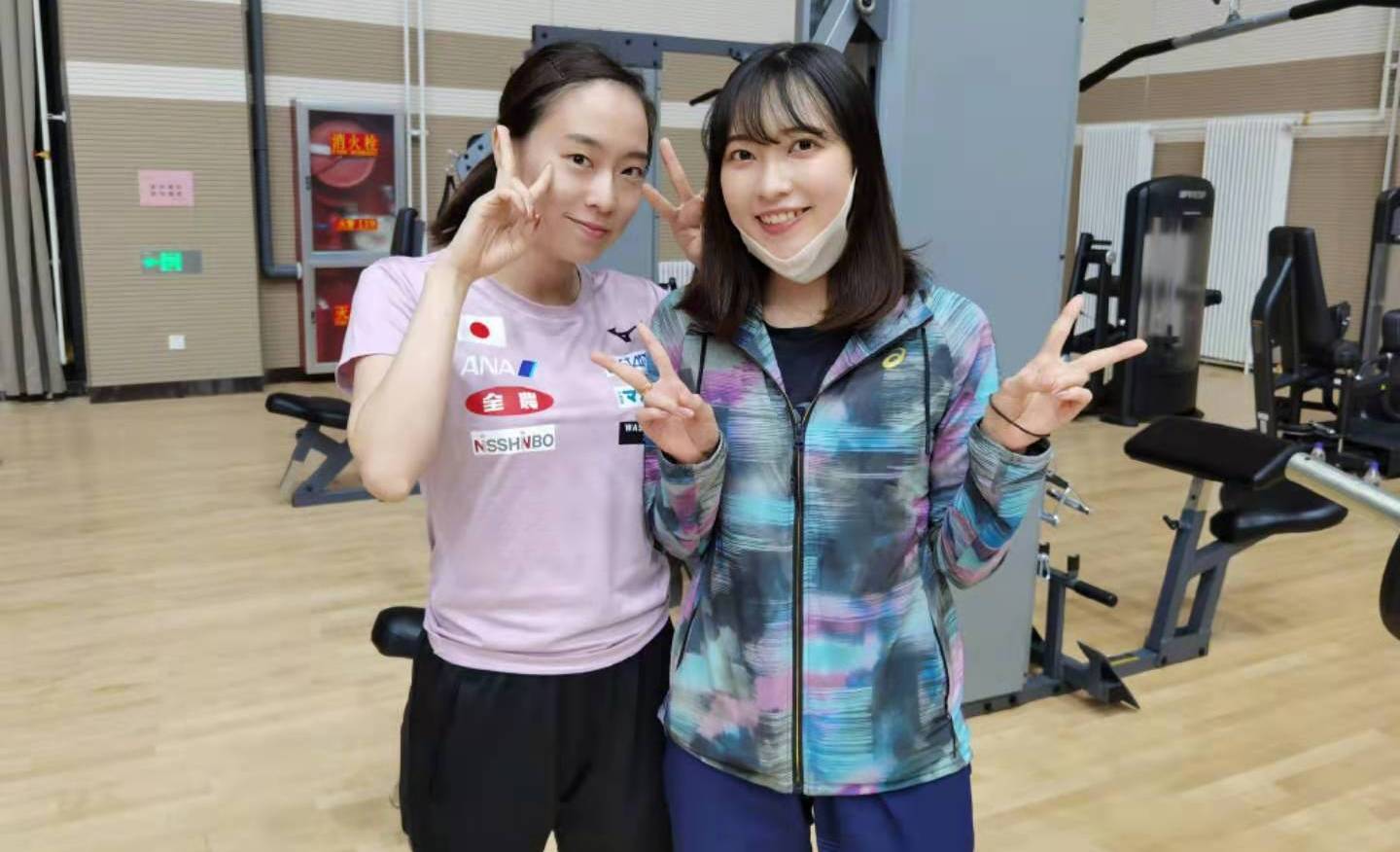 石川佳纯姐妹俩自拍合照美艳动人网友难怪罗志祥喜欢姐妹花