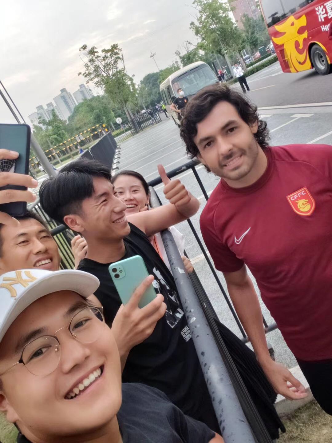 足协秘书长刘奕高拉特违反防疫规定已批评教育内部处罚