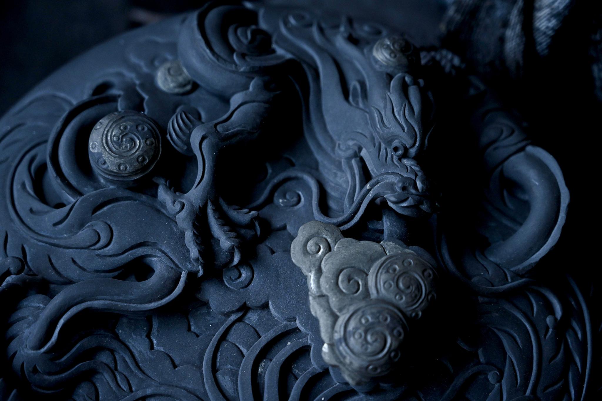 图片故事:贵州23岁小伙传承4千年思州石砚技艺 4年手工打200块砚台