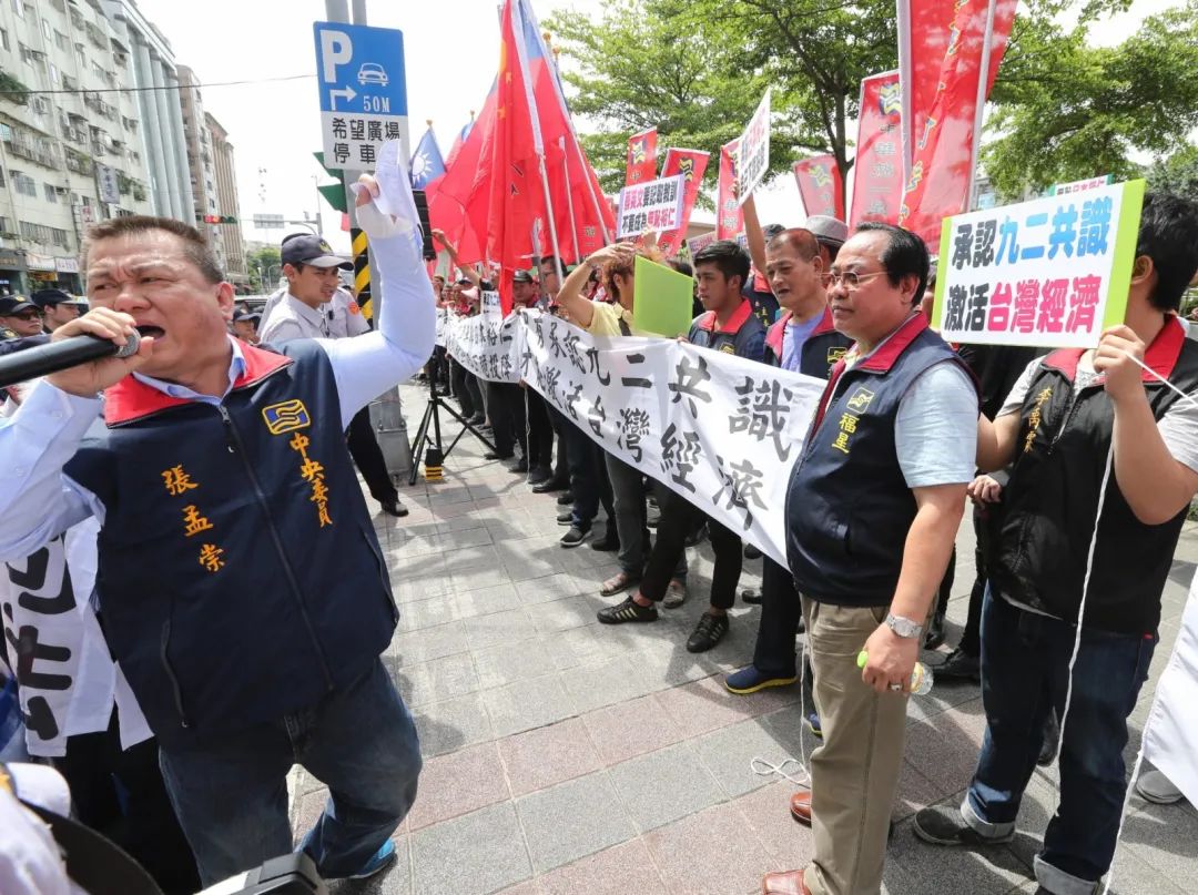 边境处突清剿恐怖营地 记者亲历中吉反恐演习(视频)_国际新闻_环球网