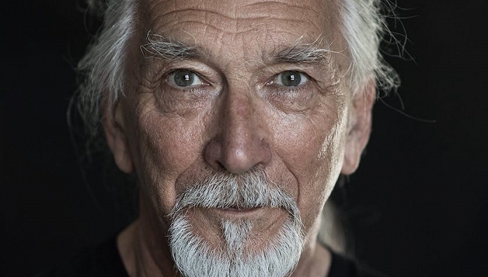 m约翰哈里森捧得金史密斯奖科幻小说的语言应当像诗一般