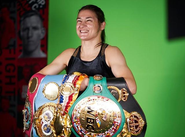 在每个级别,都有属于竞技室推广公司的女拳王|职业拳击|埃迪|泰勒