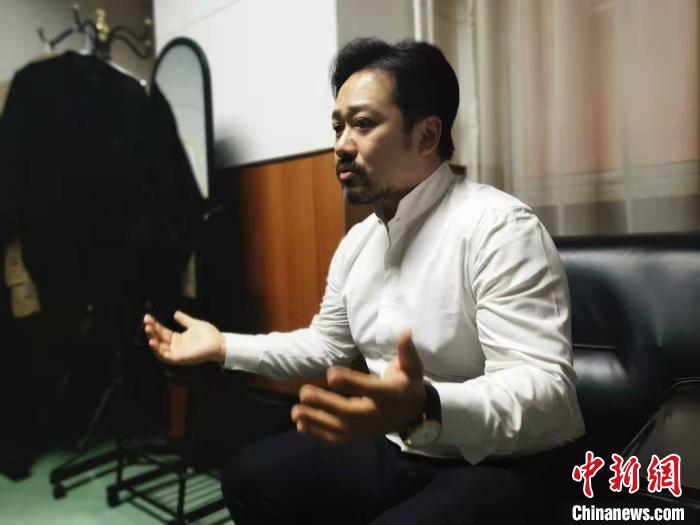 指挥家林大叶与内蒙古交响乐团合作演出纪念贝多芬诞辰250周年