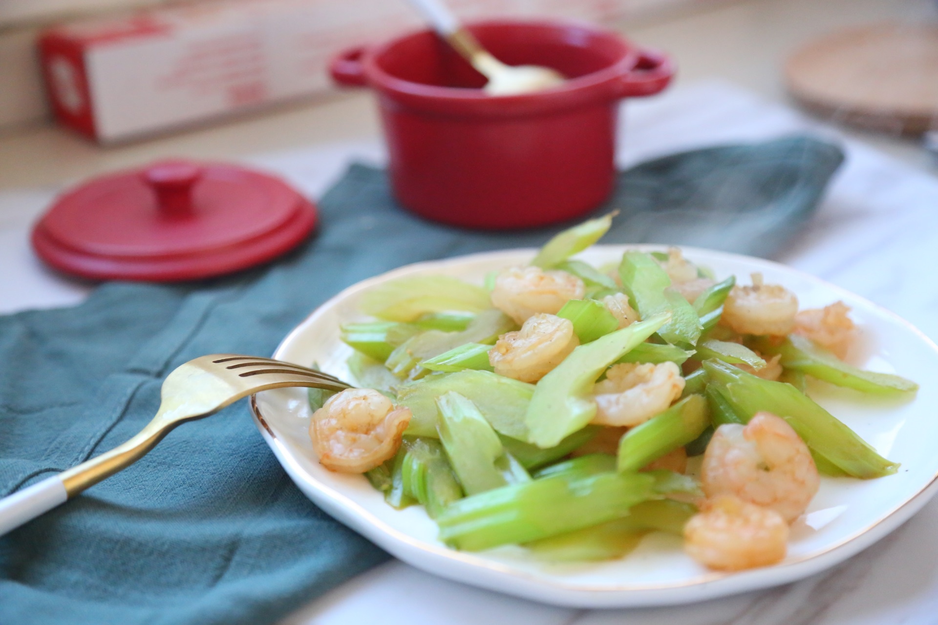 秋季饮食要清淡,这道菜可以清理机体垃圾,口感爽嫩,味道鲜美