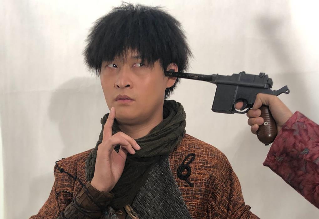 背锅侠上映嘴炮小沈龙智斗土匪既夸张又好看