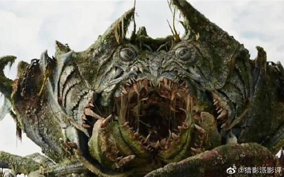 冷血动物突发变异,螃蟹大如坦克,人类只能躲在地下苟活