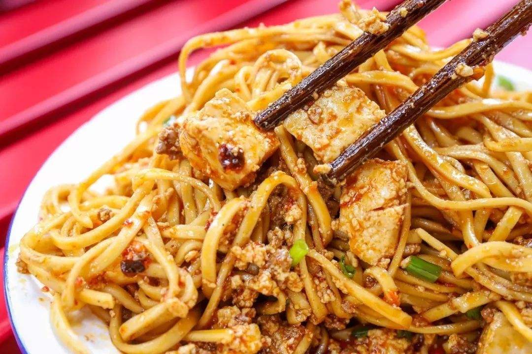 学会这么做飘香拌面条,营养好吃又简单易做,孩子们都抢着吃