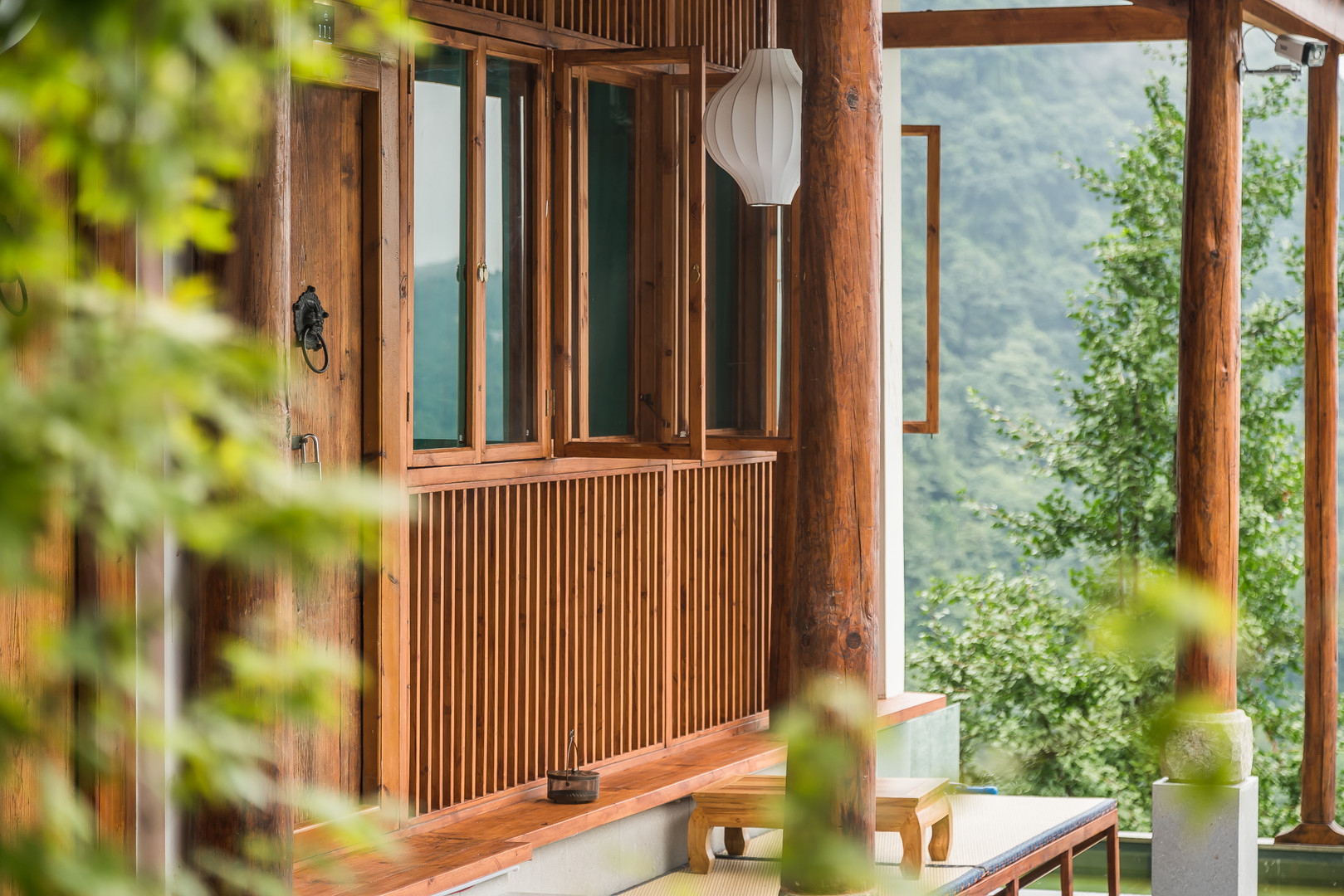 民宿古香古色,还配有超赞网红观景平台|民宿|房间|木质_新浪新闻