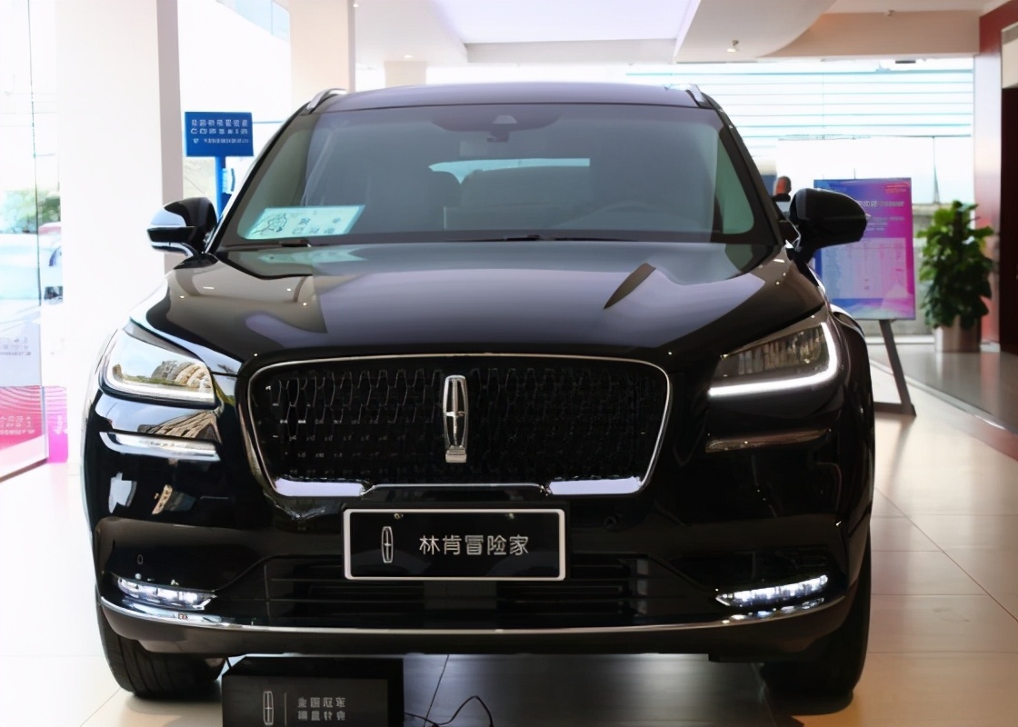 林肯飞行家黑骑士版到店,外观大气,轴距2711mm,配hud