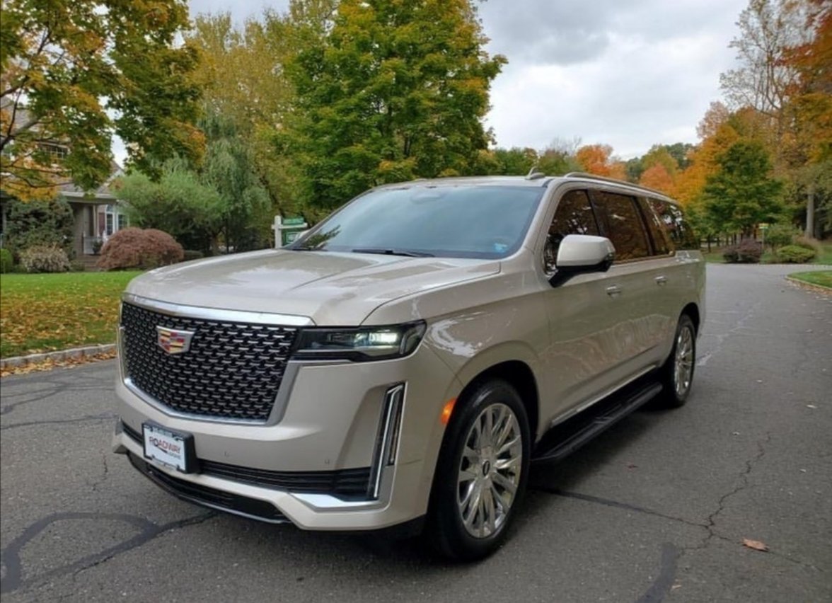 全新凯雷德实车曝光,内饰双联屏,车长5米,比雷克萨斯lx霸气