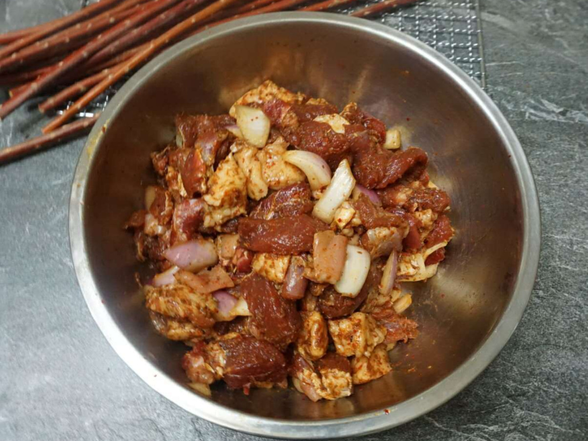 羊肉怎么腌制,烤出来才好吃?大厨透露3个技巧,鲜香味美无膻味