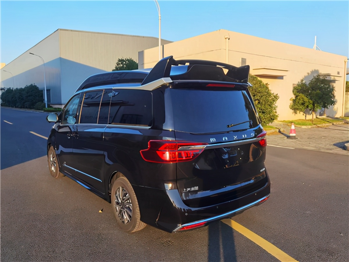 2020款上汽大通g10定制商务车 居家商务两不误