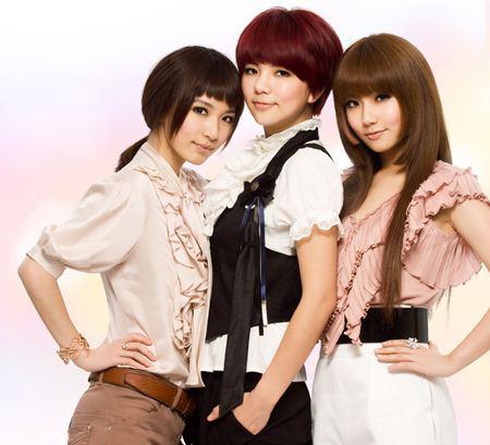 陈嘉桦不仅会唱歌,她也拍了不少的偶像剧,曾经凭着《真命天