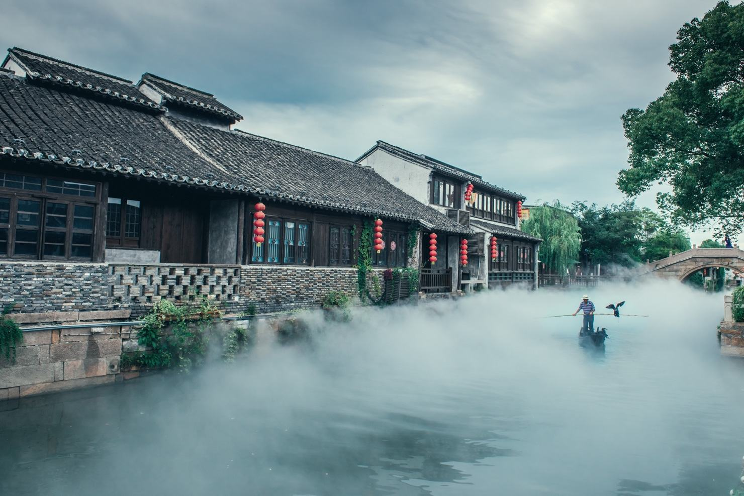 夜晚可以留宿在这里,感受一下江南风情,在这里听一听这里的古老传说