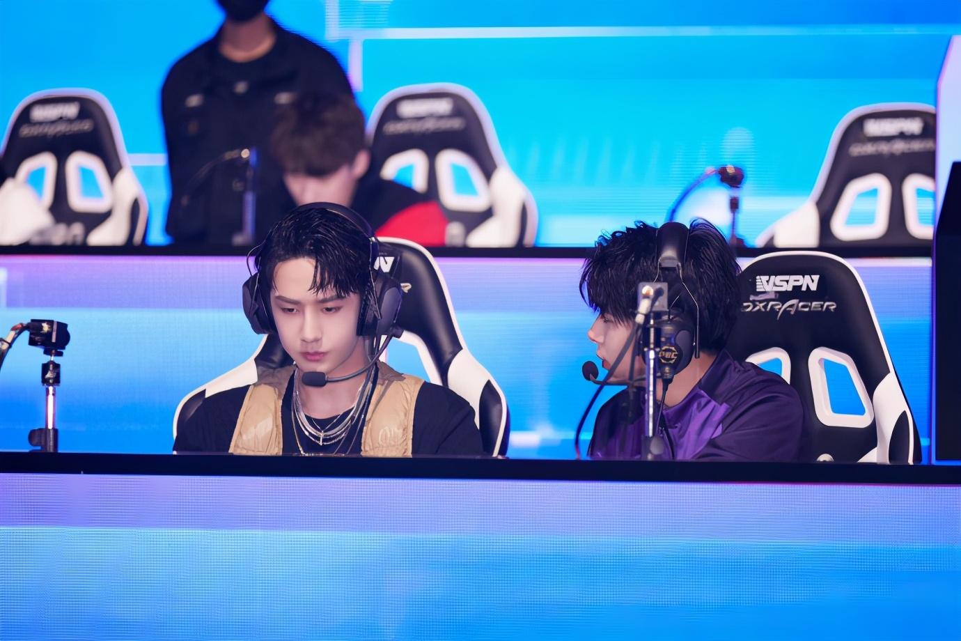 和平精英直播:王一博官方照被粉丝群嘲,现场咳嗽灯牌还少引争议