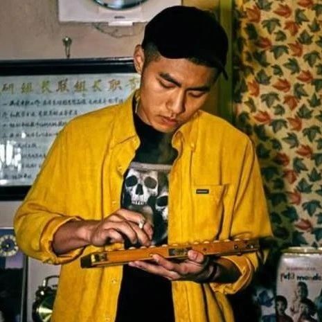 这是KEY.L刘聪！关于《经济舱》的故事_新浪新闻